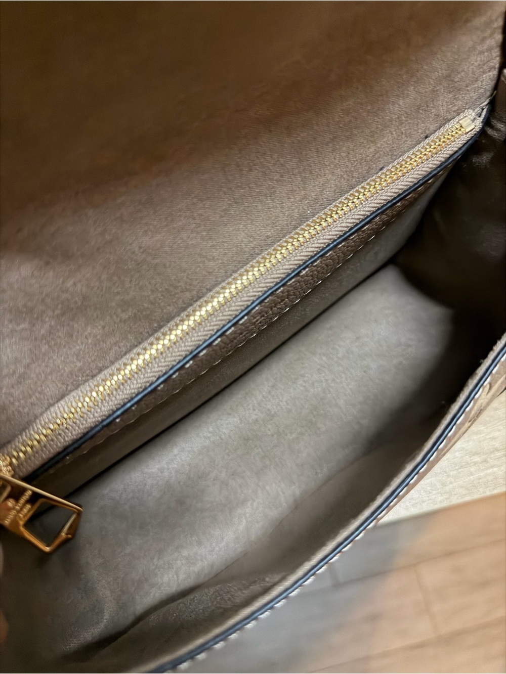 Brown Monogram Shoulder Bag - Taupe Floral Motif - Picture 4 of 4